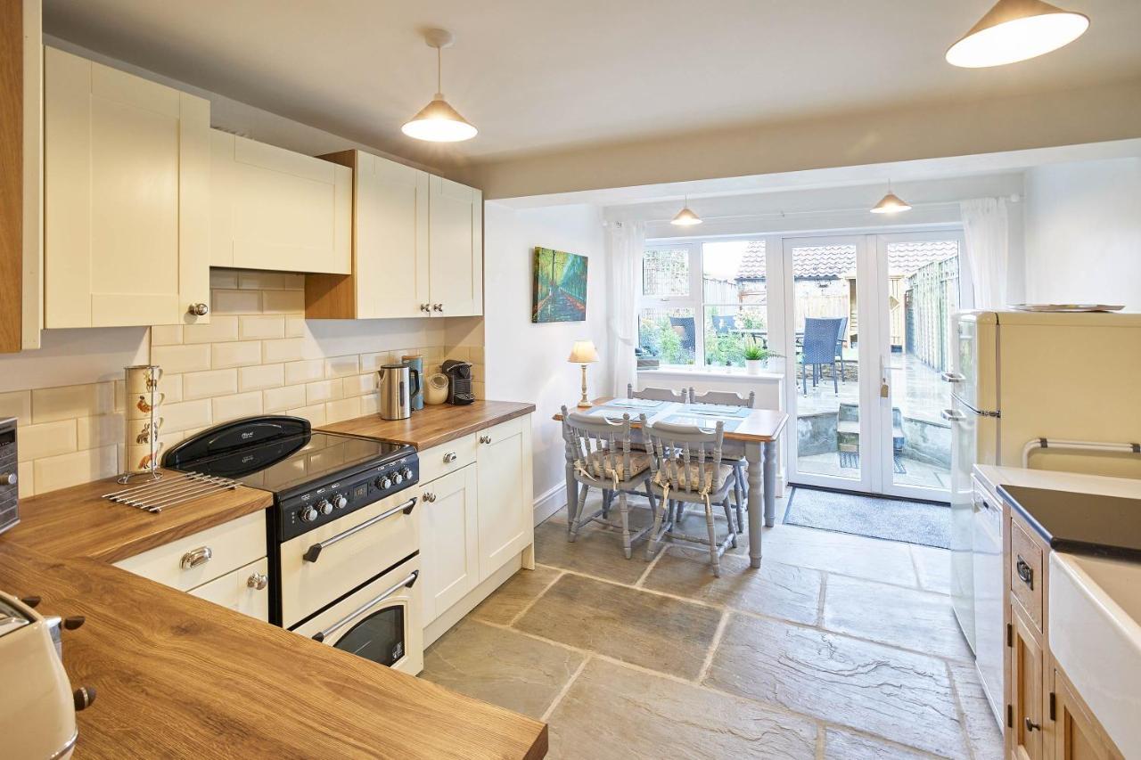 Host & Stay - Willow Cottage Хелмсли Екстериор снимка