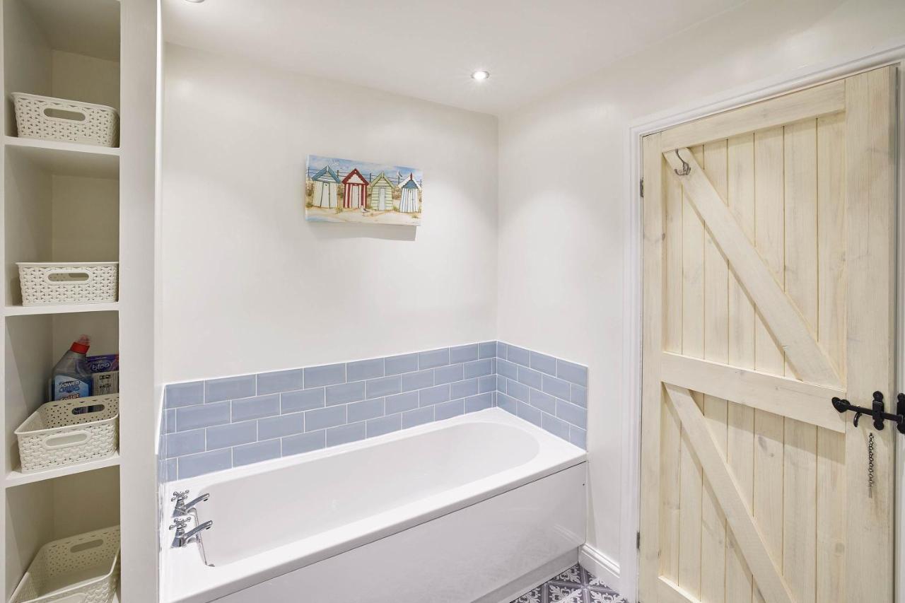 Host & Stay - Willow Cottage Хелмсли Екстериор снимка